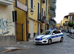«Pomigliano sicura»: lotta alla sosta selvaggia, piovono le multe della Polizia Locale