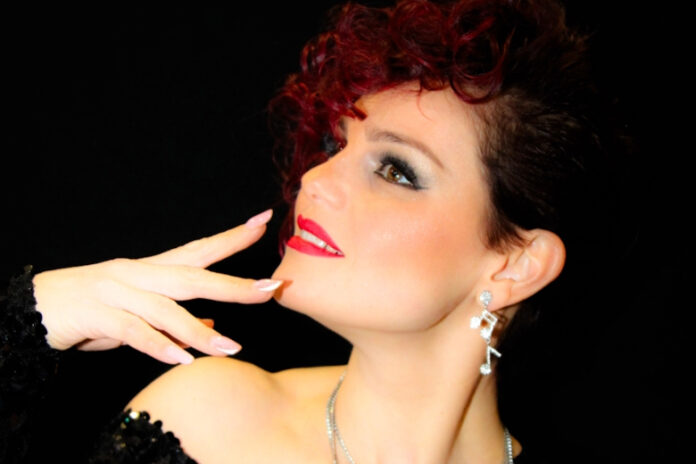 Joline Terranova con “Connessioni sospese” racconta l’amore ai tempi dei social