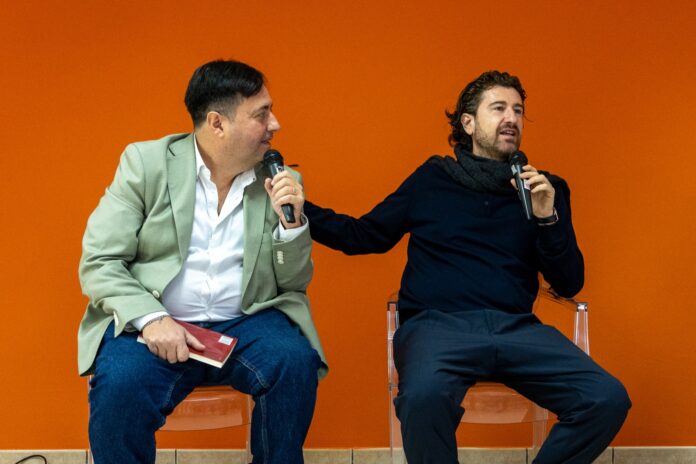 Alessandro Siani alla Biblioteca Imbriani Poerio di Pomigliano d’Arco
