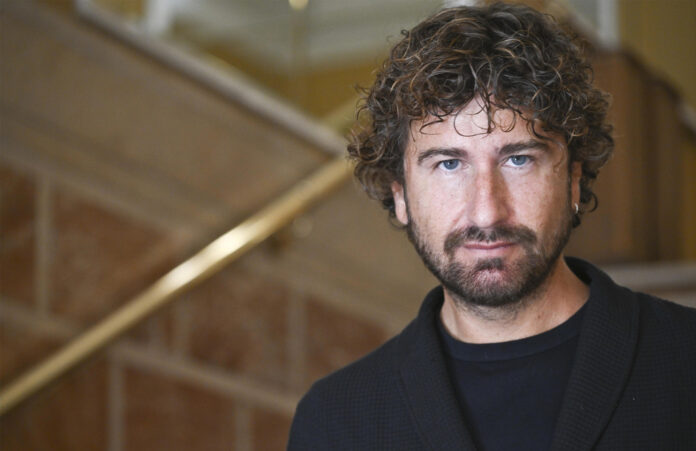 Alessandro Siani alla Biblioteca Imbriani domani sarà a Pomigliano d’Arco (Na) per la presentazione del romanzo di Paolo Picone