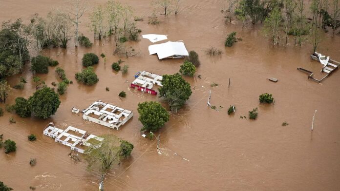 Brasile, alluvioni e frane nel sud est: almeno 30 morti e centinaia di sfollati