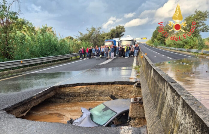 Maltempo, allerta arancione tra Calabria e Sicilia