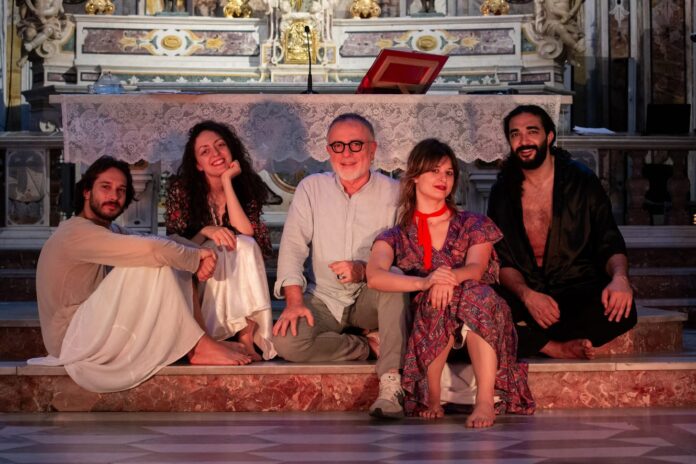 “Mi sfugge di volare” durante il Campania Teatro Festival nella Chiesa di Santa Maria di Portosalvo a Napoli.