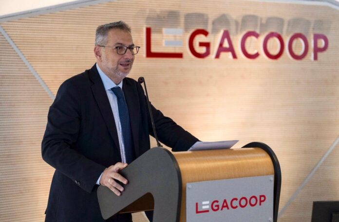 il presidente di Legacoop, Simone Gamberini