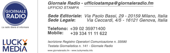 Urna elettorale con schede e penna simboleggiante il voto e la legge elettorale.