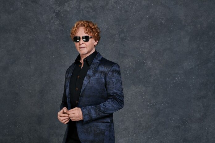 Concerto con artista sul palco e pubblico di fronte all'Anfiteatro di Pompei, immagine di repertorio 2026