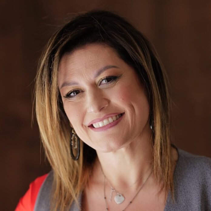 Primo piano di Anastasia Petrella sorridente