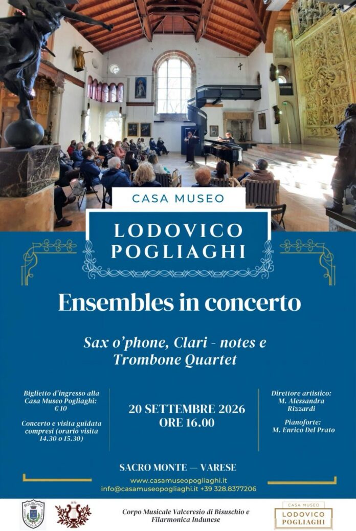 Interno della Casa Museo Lodovico Pogliaghi con pubblico e musicisti durante un concerto.