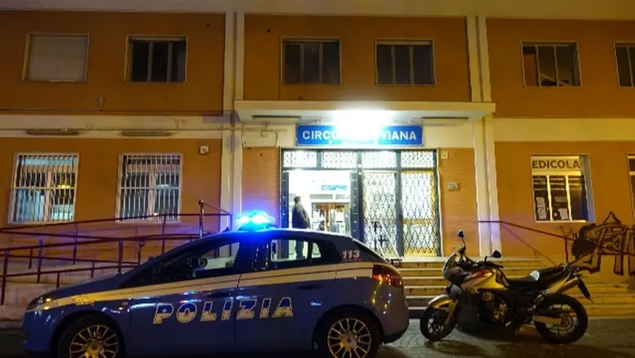 Abusi nella stazione della Circumvesuviana
