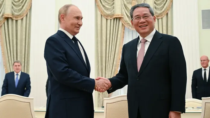 Li Qiang e Putin