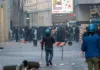 Cortei e violenze, blitz della Polizia in tutta Italia: 60 perquisizioni in 23 città per istigazione sui social Scontri a Milano in Piazza Duomo