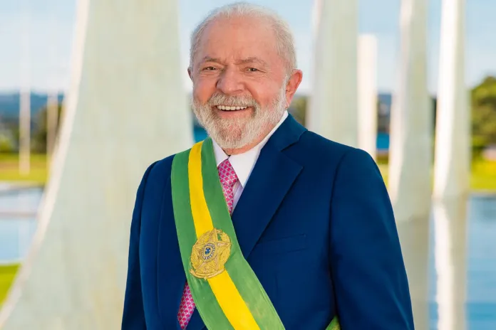 Lula rieletto presidente del Brasile con il 51,79%. Bolsonaro contesta il voto