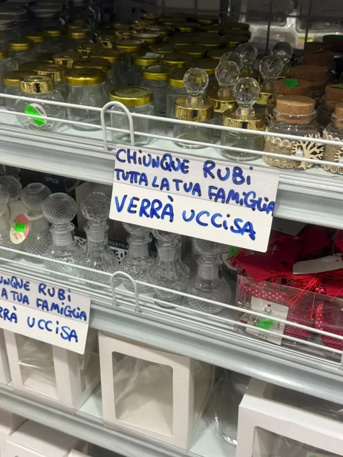 I cartelli con le minacce di morte ai ladri
