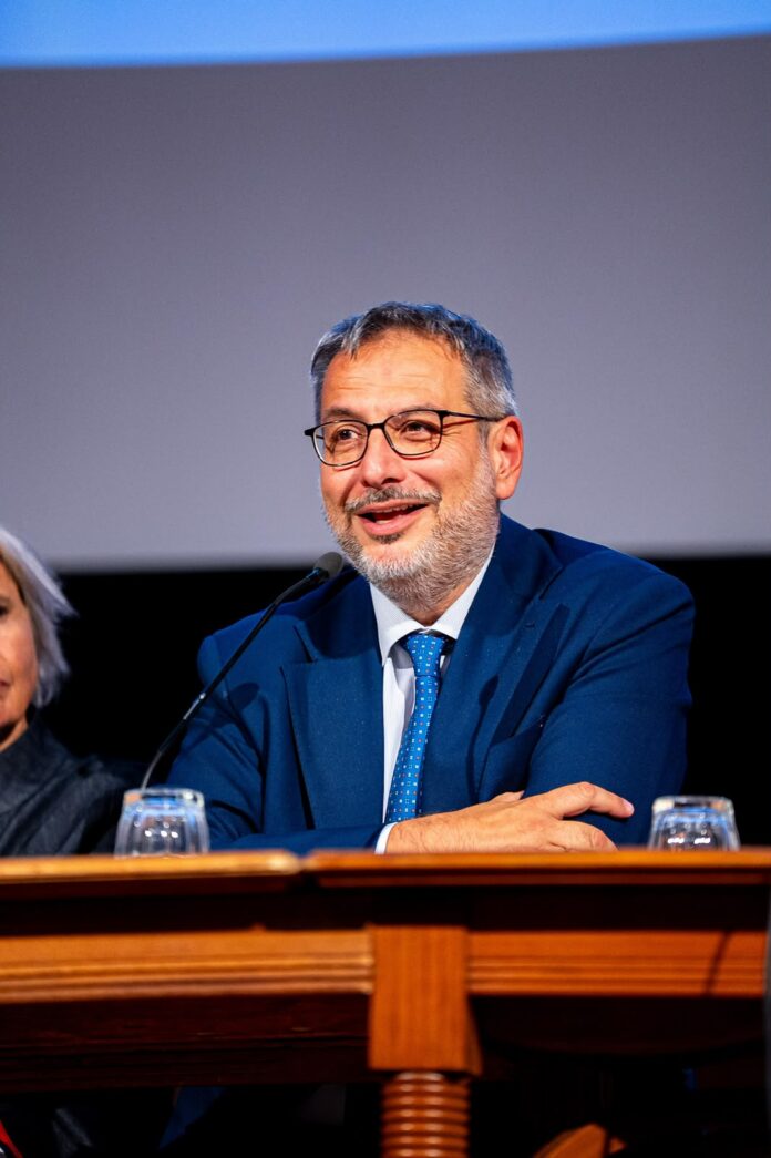 Simone Gamberini presenta il Patto per l'Italia di Legacoop in vista della Biennale dell'Economia Cooperativa