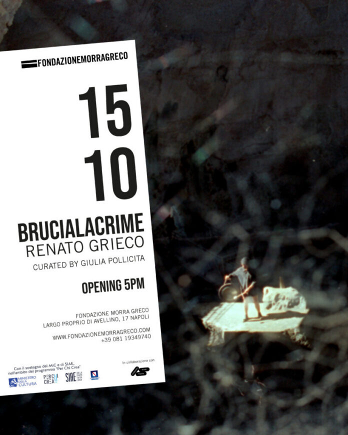 Save the date per l'anteprima stampa di Brucialacrime alla Fondazione Morra Greco, Napoli, con data 15 ottobre e informazioni sull'opera.