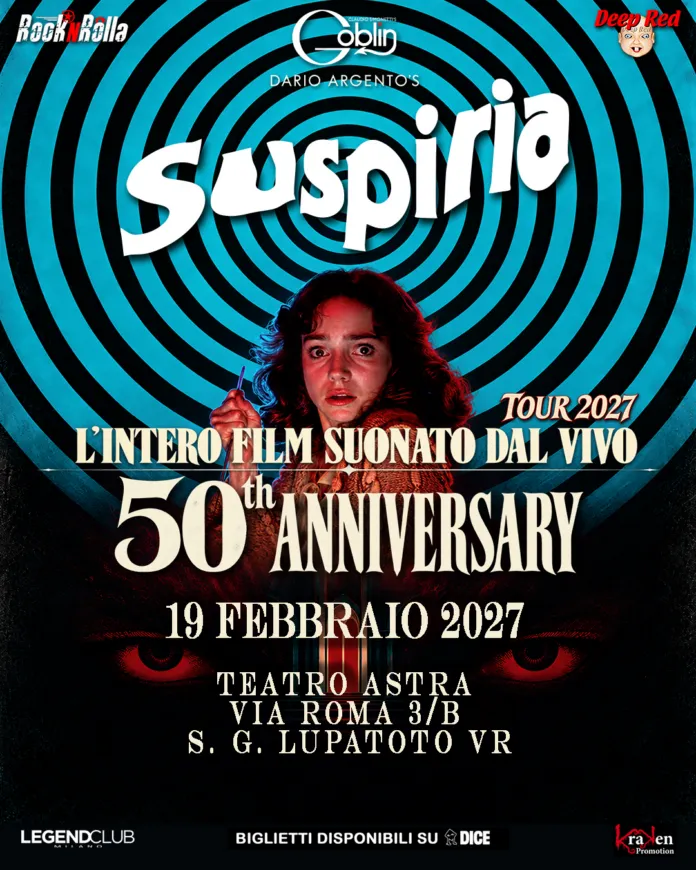 Immagine promozionale dell'evento Suspiria 50th Anniversary con grafica blu, rossa e bianca e testo relativo alla data e al luogo dell'evento.