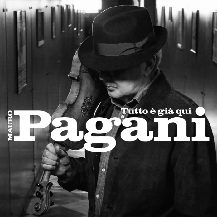 Copertina in bianco e nero dell'album 