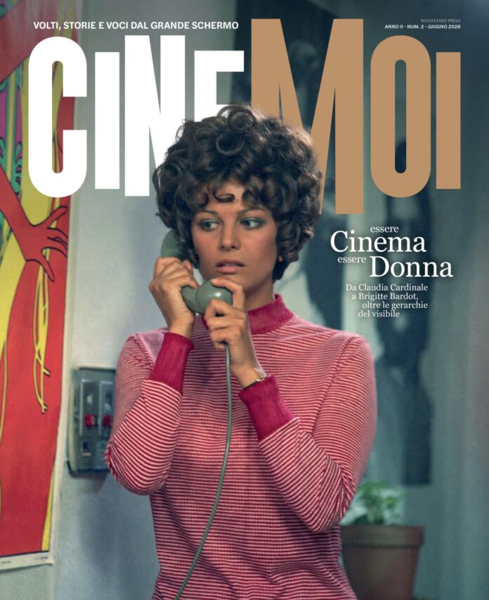 Copertina della rivista CineMoi con immagine di donna al telefono, tema cinema donna.