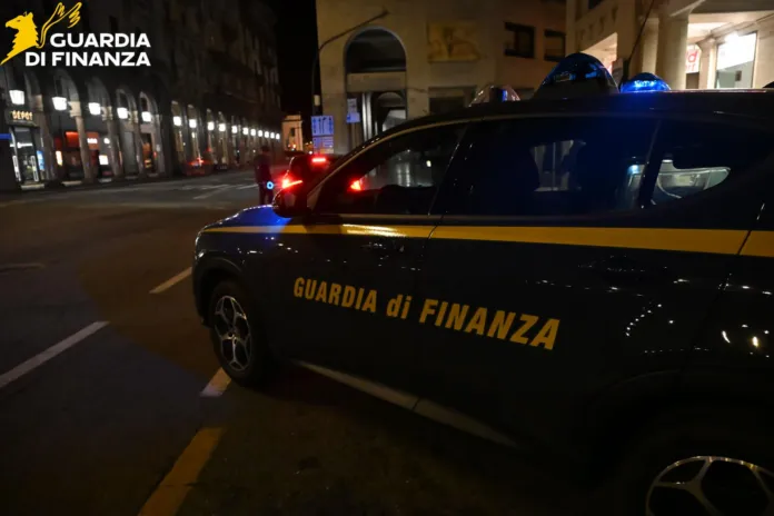 Fiamme Gialle arrestano due per spaccio di hashish e cocaina a Caronno Pertusella