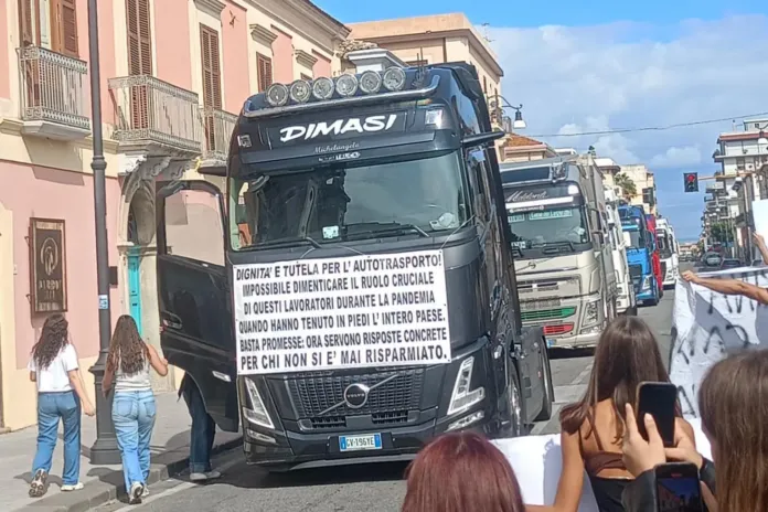 Autotrasporto, Salvini annuncia lo sblocco di 430 milioni già stanziati e ulteriori aiuti.